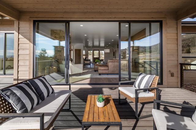 13210 SW Seven Peaks Loop, Powell Butte, OR 97753