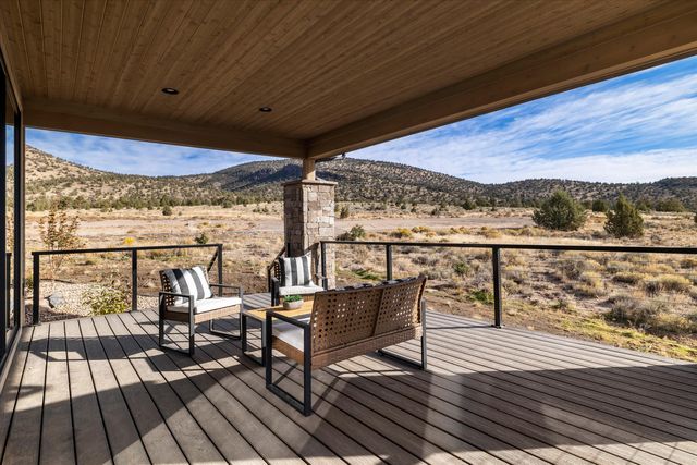 13210 SW Seven Peaks Loop, Powell Butte, OR 97753