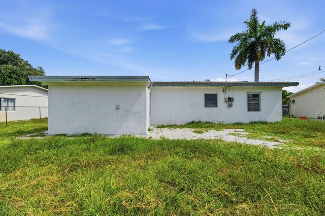 1640 NE 32ND Place, Pompano Beach, FL 33064
