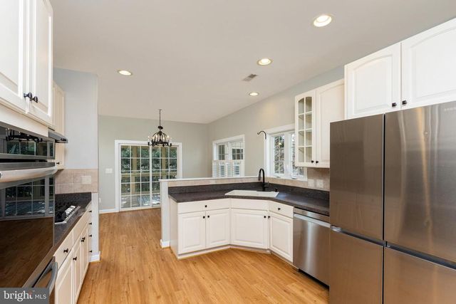 100 CRYSTAL CT, Locust Grove, VA 22508