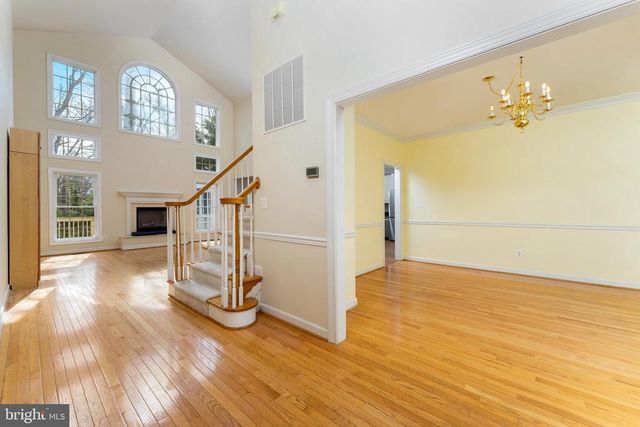 100 CRYSTAL CT, Locust Grove, VA 22508