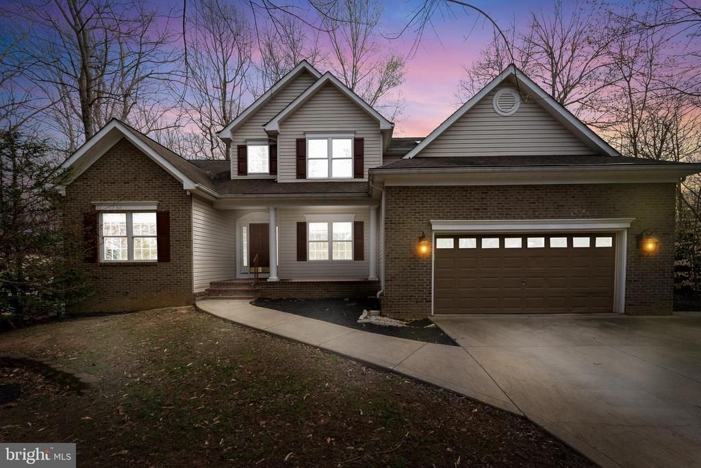 100 CRYSTAL CT, Locust Grove, VA 22508