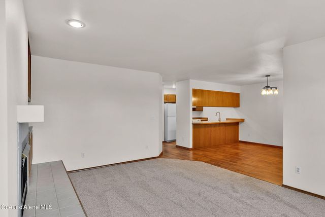 8233 N Ridgewood DR, APT 4, Hayden, ID 83835