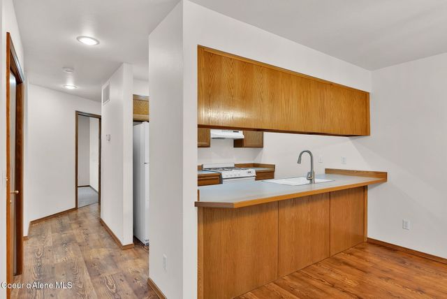 8233 N Ridgewood DR, APT 4, Hayden, ID 83835