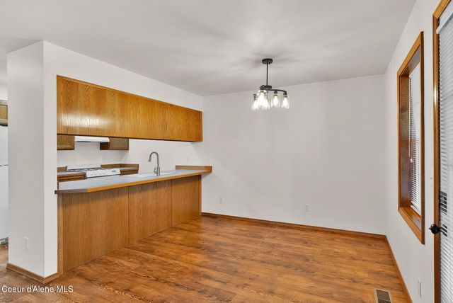 8233 N Ridgewood DR, APT 4, Hayden, ID 83835