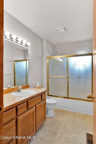 8233 N Ridgewood DR, APT 4, Hayden, ID 83835