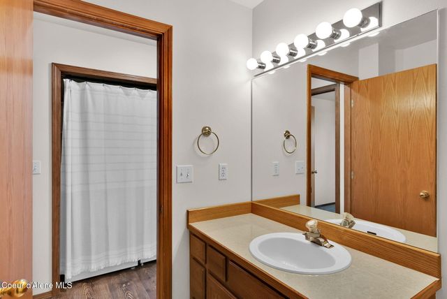 8233 N Ridgewood DR, APT 4, Hayden, ID 83835