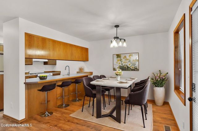 8233 N Ridgewood DR, APT 4, Hayden, ID 83835