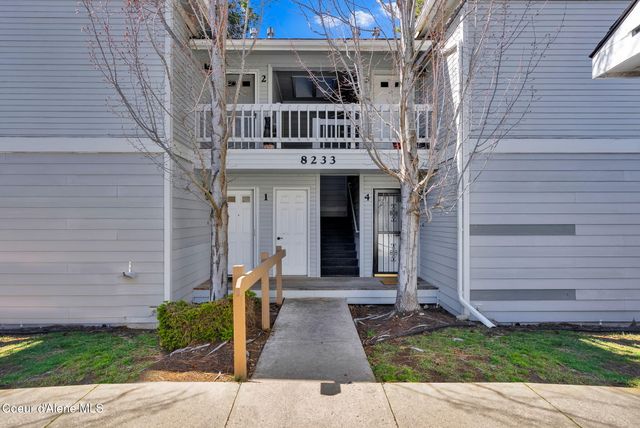 8233 N Ridgewood DR, APT 4, Hayden, ID 83835