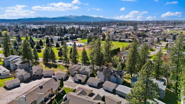 8233 N Ridgewood DR, APT 4, Hayden, ID 83835