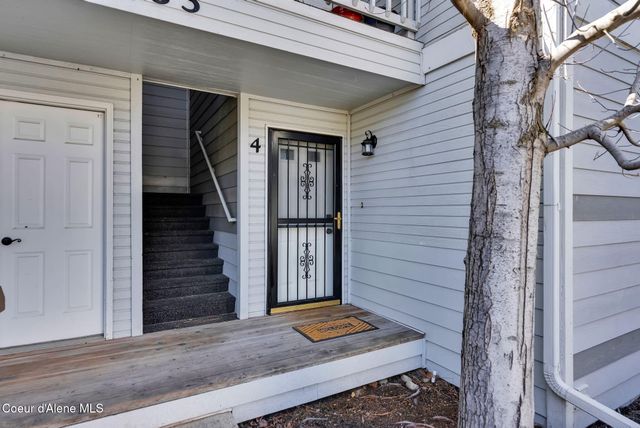 8233 N Ridgewood DR, APT 4, Hayden, ID 83835