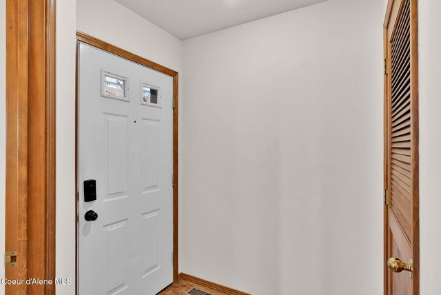 8233 N Ridgewood DR, APT 4, Hayden, ID 83835