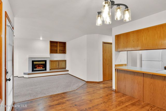 8233 N Ridgewood DR, APT 4, Hayden, ID 83835