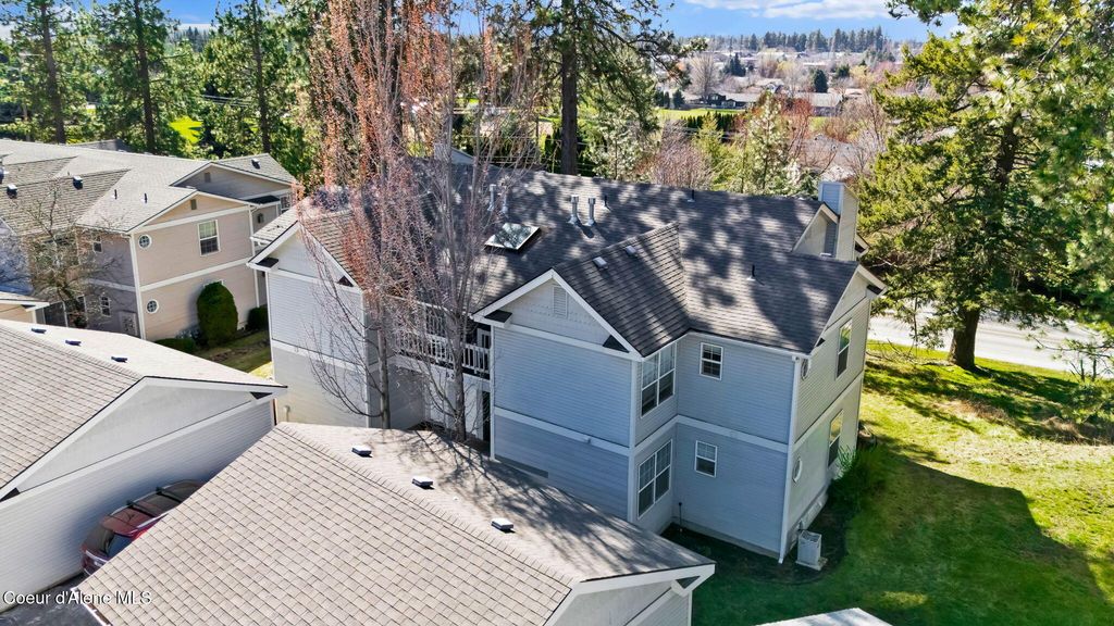 8233 N Ridgewood DR, APT 4, Hayden, ID 83835