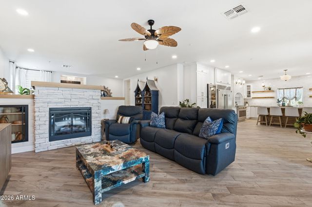 2709 E TAMARISK Street, Gilbert, AZ 85296