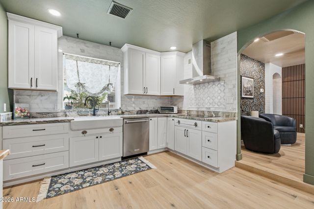 2709 E TAMARISK Street, Gilbert, AZ 85296