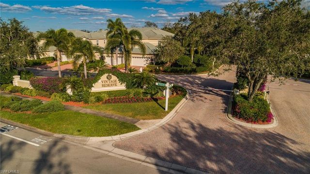 642 Vintage Reserve CIR # 3D, Naples, FL 34119