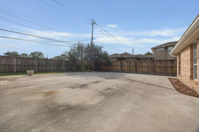 5659 Lymbar Drive, Houston, TX 77096