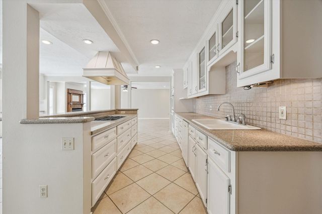 5659 Lymbar Drive, Houston, TX 77096