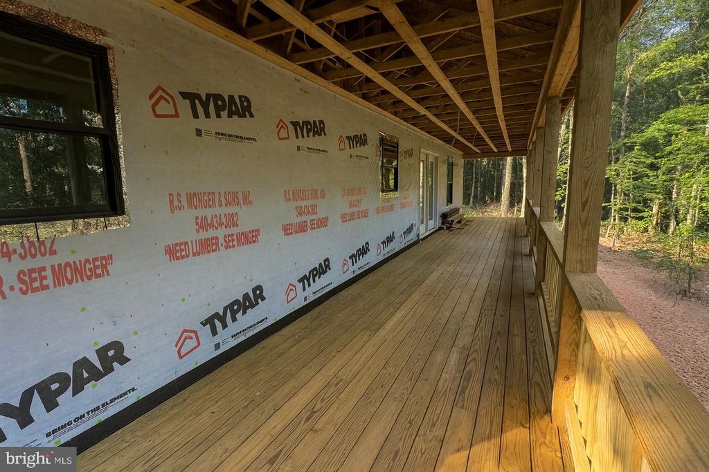 125 CRAB APPLE RD, Mount Jackson, VA 22842