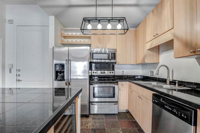 3505 Sage Road 1104, Houston, TX 77056