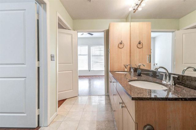 3505 Sage Road 1104, Houston, TX 77056
