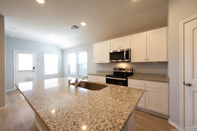 556 Chaco Loop, Seguin, TX 78155