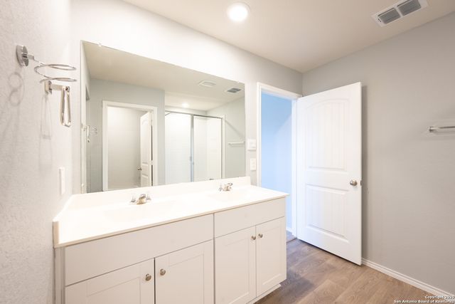 556 Chaco Loop, Seguin, TX 78155