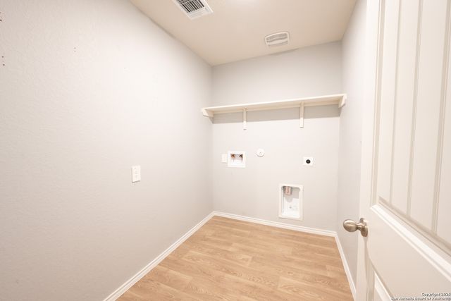 556 Chaco Loop, Seguin, TX 78155