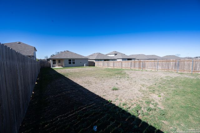 556 Chaco Loop, Seguin, TX 78155