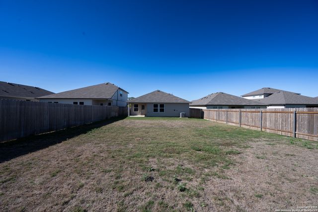 556 Chaco Loop, Seguin, TX 78155