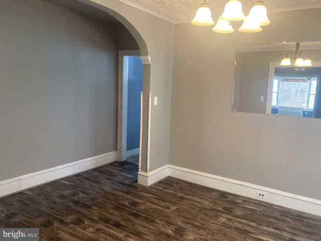 2054 W MARKET ST, Pottsville, PA 17901