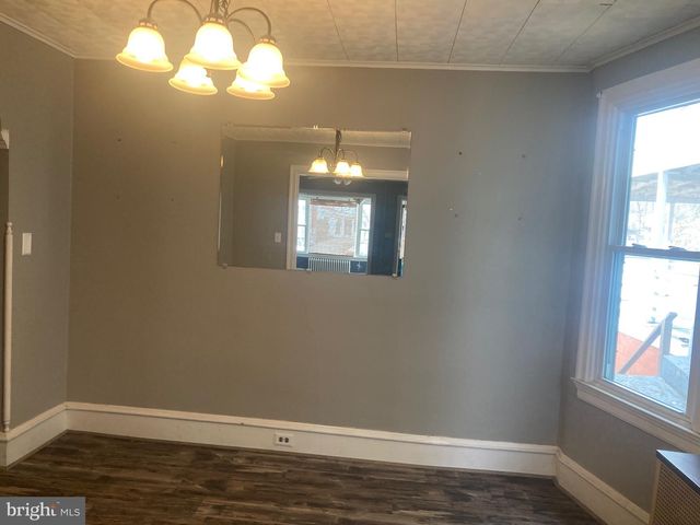 2054 W MARKET ST, Pottsville, PA 17901