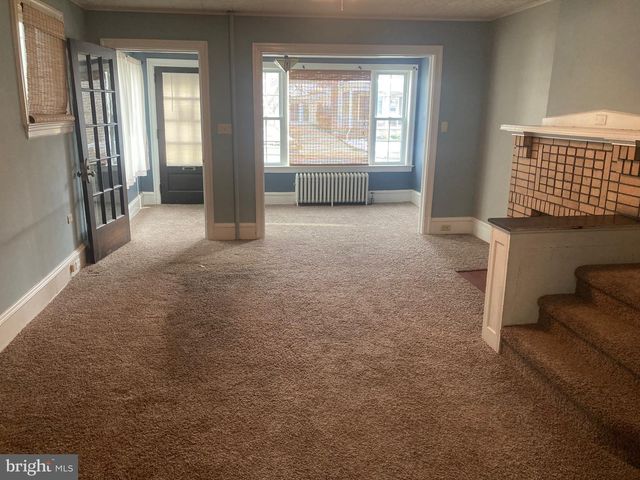 2054 W MARKET ST, Pottsville, PA 17901
