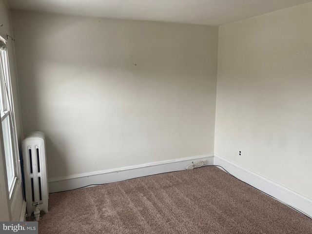 2054 W MARKET ST, Pottsville, PA 17901