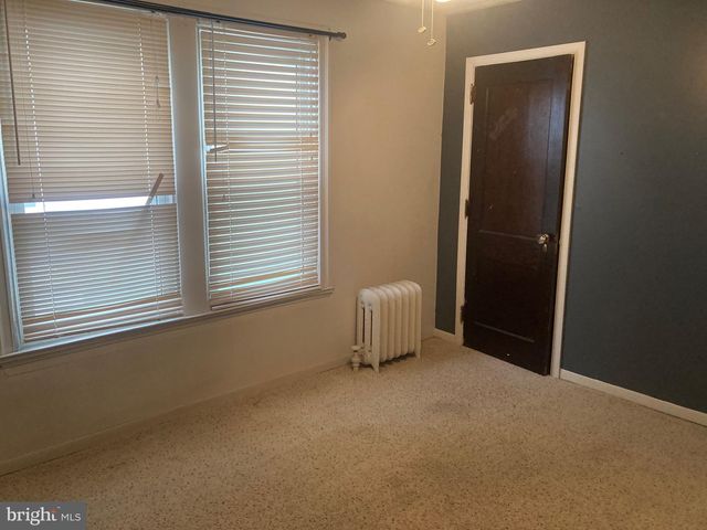 2054 W MARKET ST, Pottsville, PA 17901