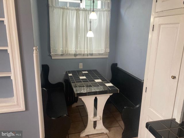 2054 W MARKET ST, Pottsville, PA 17901