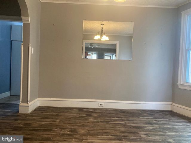 2054 W MARKET ST, Pottsville, PA 17901