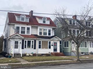 2054 W MARKET STREET, Pottsville, PA 17901