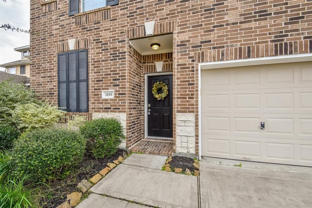 1193 Stallion Ridge, Alvin, TX 77511