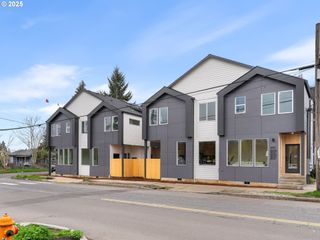 8015 Se 72nd Ave, Portland, OR 97206