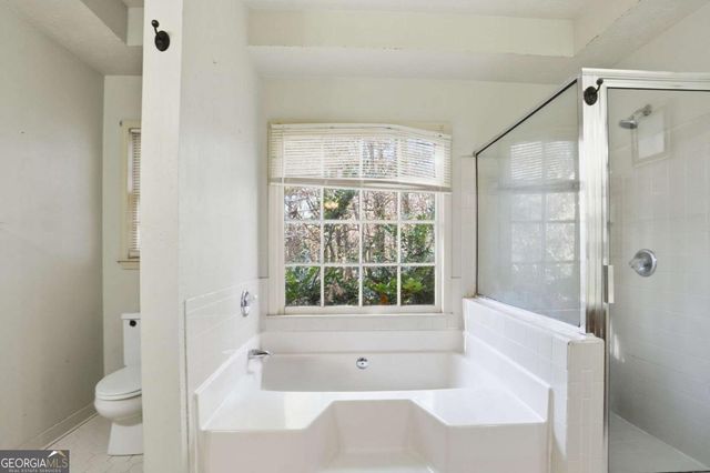 889 Lakeview Road, Grayson, GA 30017