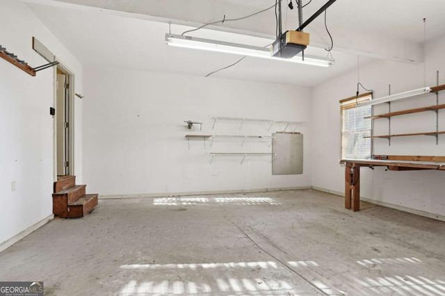 889 Lakeview Road, Grayson, GA 30017