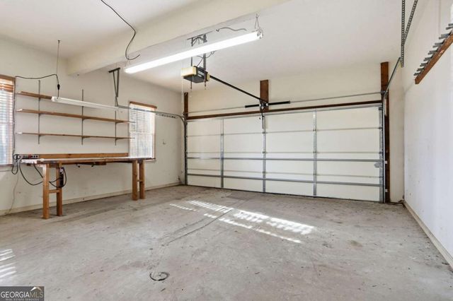 889 Lakeview Road, Grayson, GA 30017