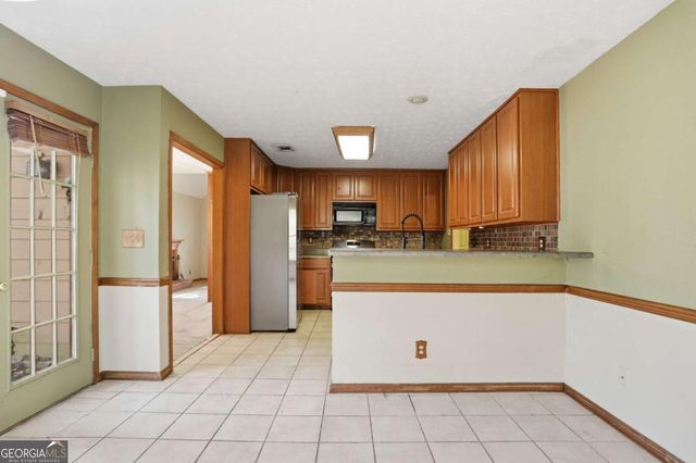 889 Lakeview Road, Grayson, GA 30017