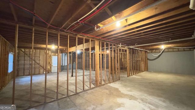 889 Lakeview Road, Grayson, GA 30017