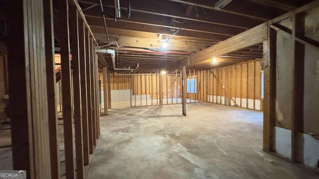 889 Lakeview Road, Grayson, GA 30017