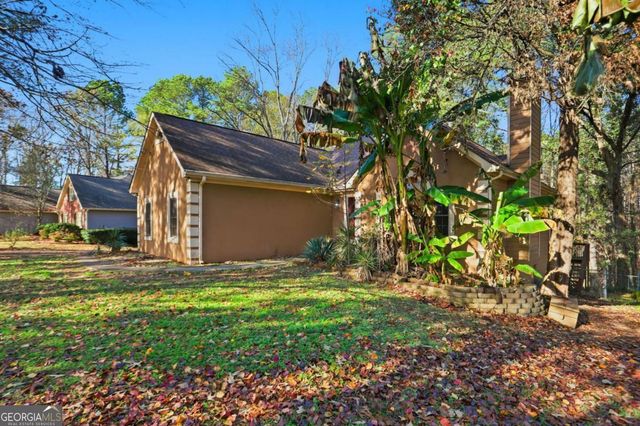 889 Lakeview Road, Grayson, GA 30017