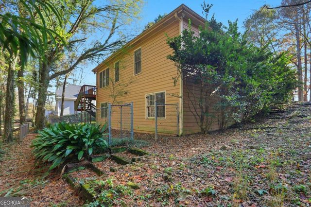 889 Lakeview Road, Grayson, GA 30017