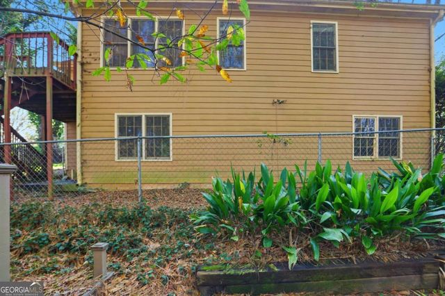 889 Lakeview Road, Grayson, GA 30017